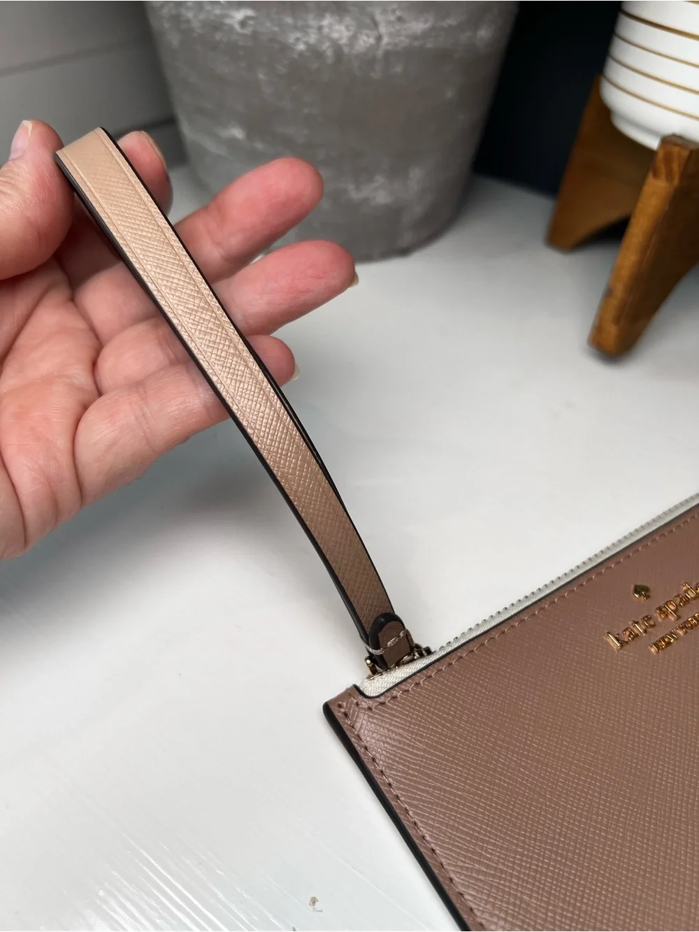 Kate Spade Colorblock Saffiano Wristlet Wallet Taupe Cream Gold Zip Classic
